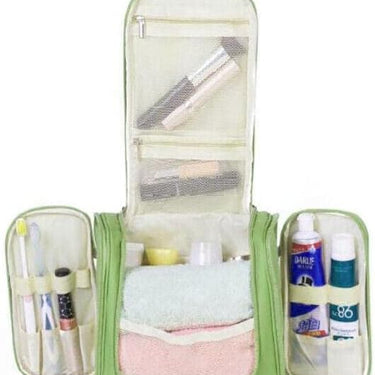 Nyomi | Stylish and multifunctional hanging toiletry bag