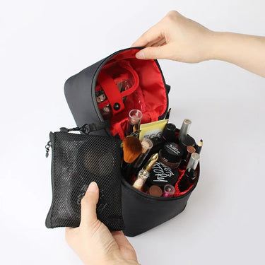 Elina | Portable and lightweight makeup bag with multiple compartments