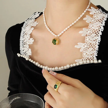 LAYLA | Green Pendant Pearl Necklace